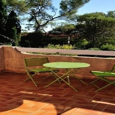Casa de Férias House Cote D'azur Avec Piscine Au Calme *