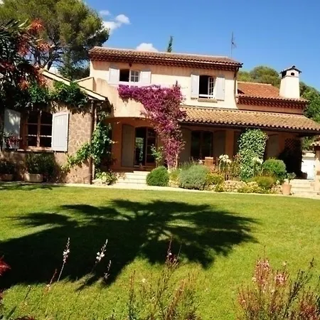 House Cote D'azur Avec Piscine Au Calme *